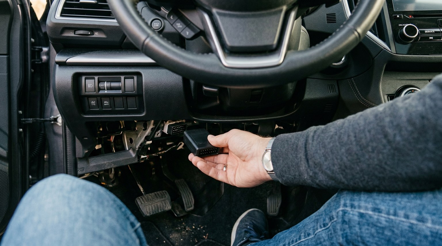 Car GPS Tracker OBD-II Installation